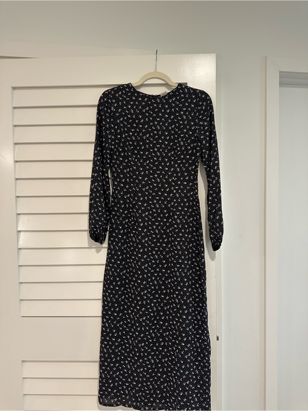 Glamorous Black Floral Maxi Dress with Long Sleeves